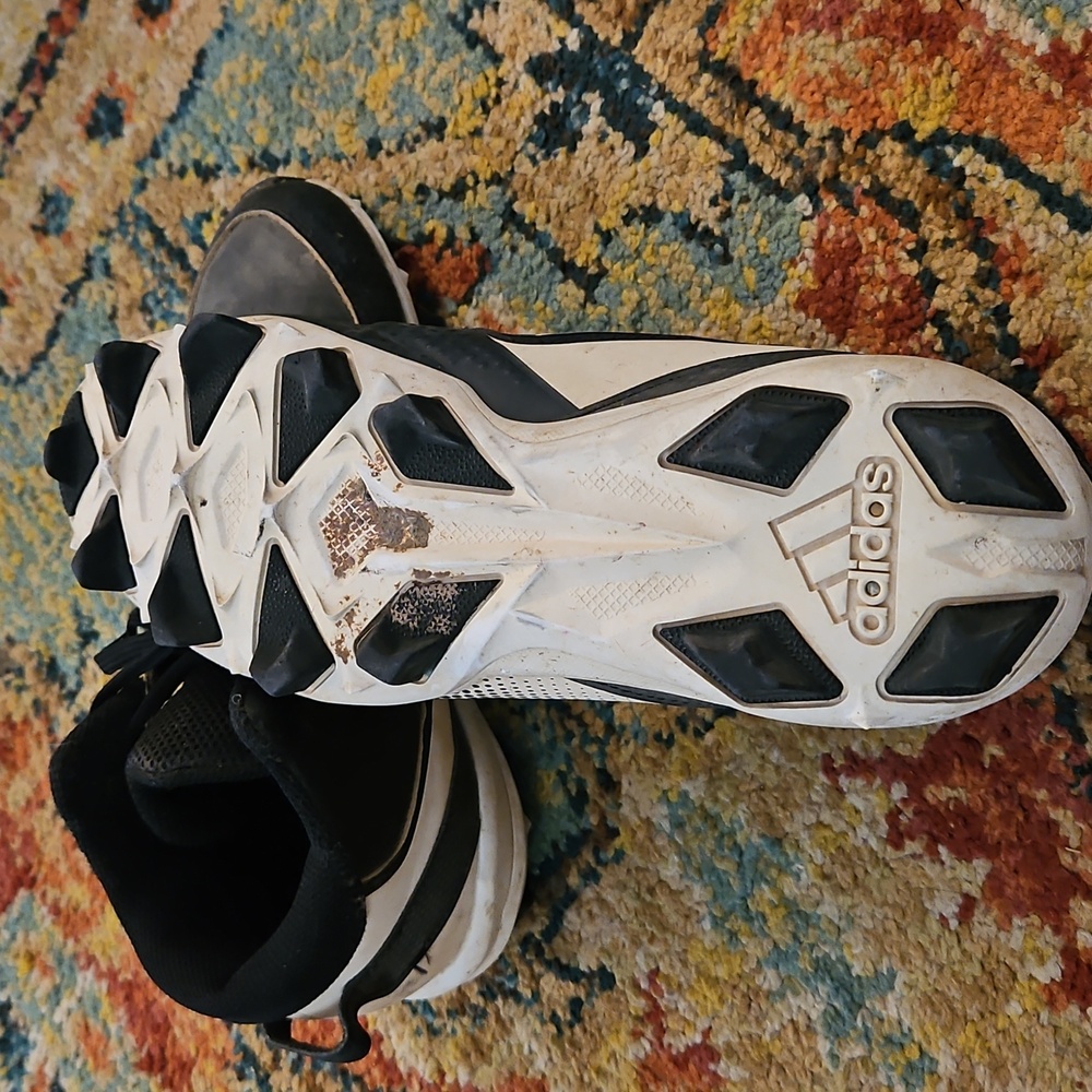 CLEATS - Picture 2 of 3